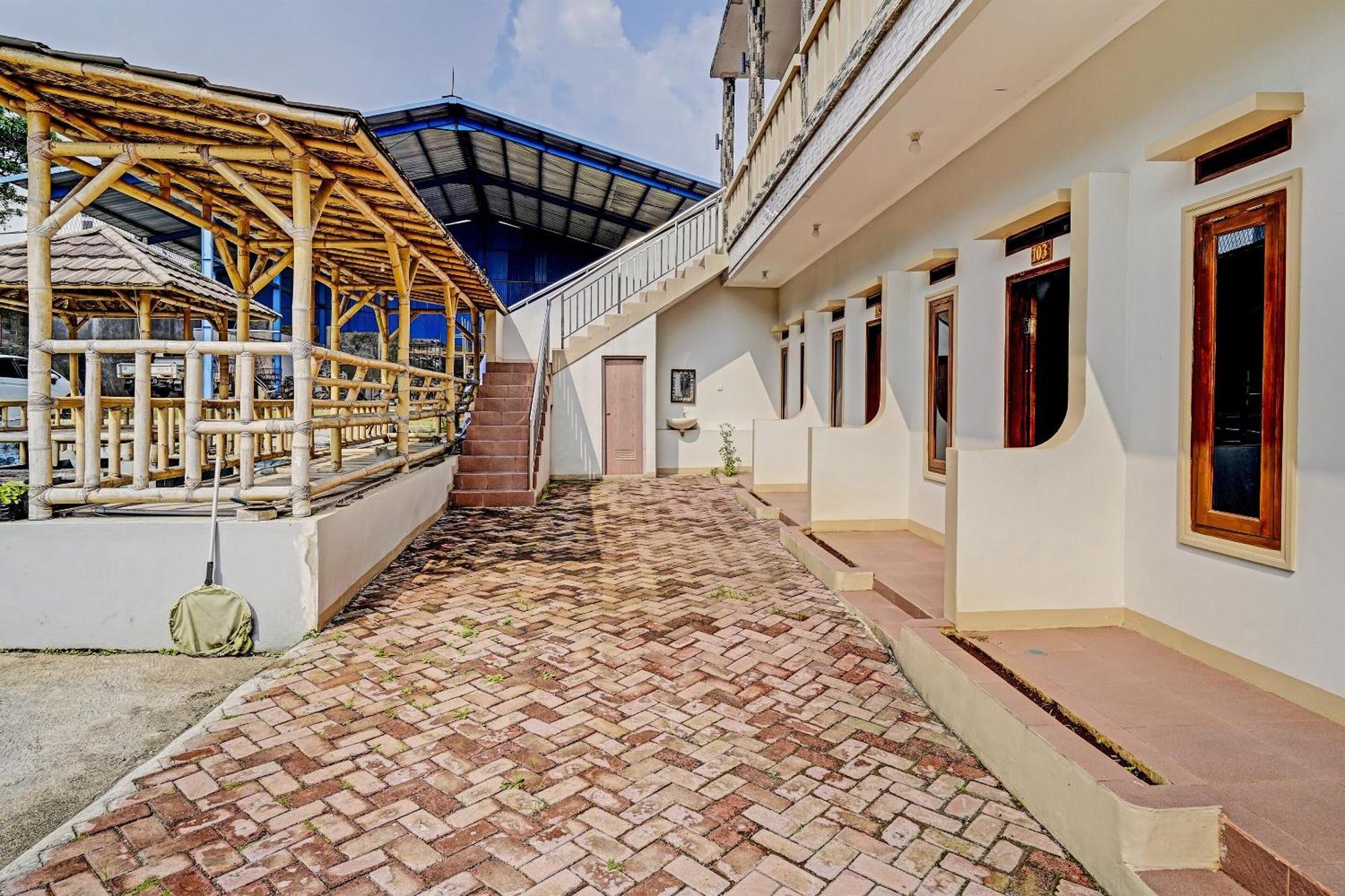 Oyo Life 91469 Pondok Pelita Lembang Exterior photo